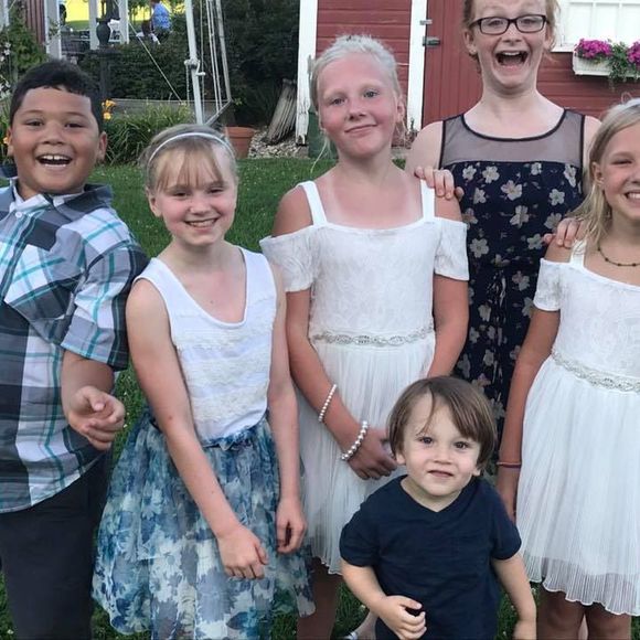 Meet your Posher, Nicole - Picture 1 of 1